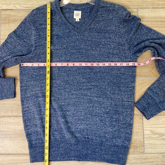 GAP NWT Men's Budding Vee Sweater Heather Blue - Picture 2 of 9